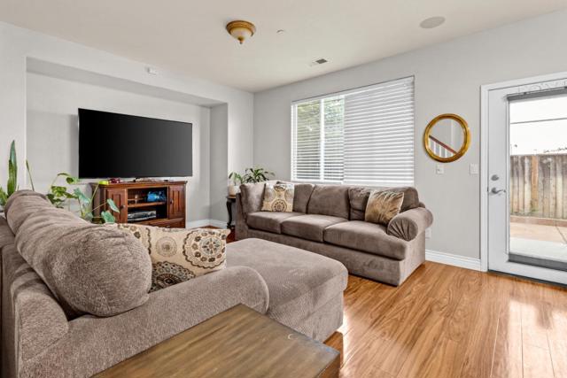 359 Barolo Circle, Greenfield CA: https://media.crmls.org/mediaz/1ea1810f-3cce-463e-854a-4e94bba8722d.jpg