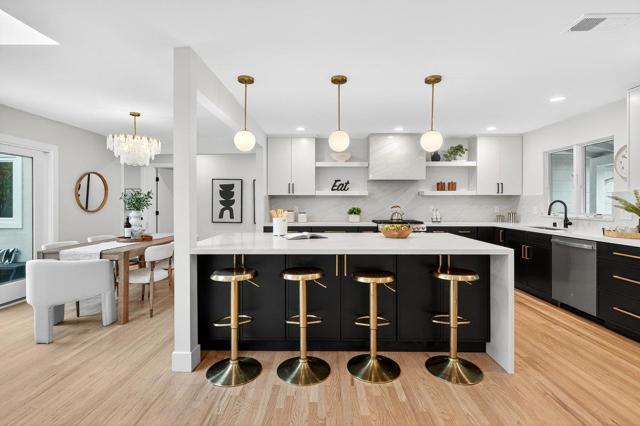 430 Gilbert Avenue, Menlo Park CA: https://media.crmls.org/mediaz/1ea1fdde-4054-47ed-afd6-217ec74cb394.jpg