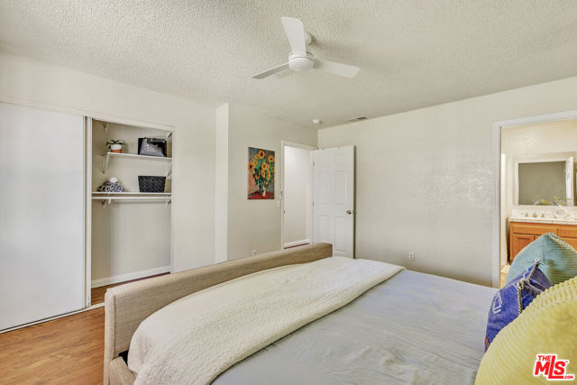 433 E 97th Street, Los Angeles CA: https://media.crmls.org/mediaz/1ea208d6-b32a-41ca-8f14-777d8a030758.jpg
