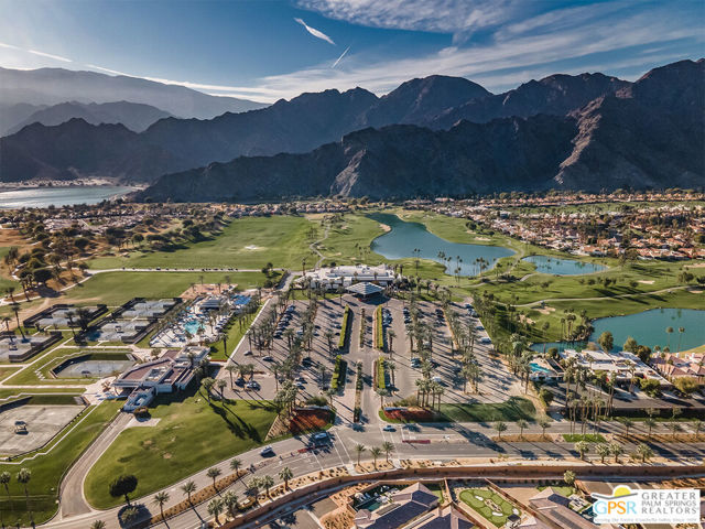 55586 Southern, La Quinta CA: https://media.crmls.org/mediaz/1ea20ed9-505f-4ee3-a792-2c892dbc04d8.jpg