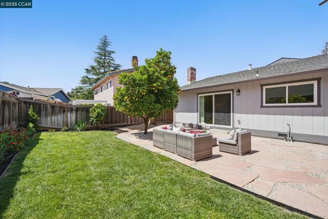17 Bliss Ct., Pleasant Hill CA: https://media.crmls.org/mediaz/1ea24189-22e5-4eb1-bd1c-e37b96a9938d.jpg
