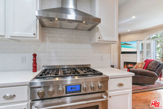 120 N Swall Drive, Los Angeles CA: https://media.crmls.org/mediaz/1ea27642-3d1a-4a7f-ba7e-a7dfe9543474.jpg