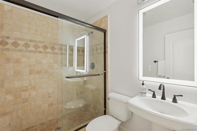 6911 Goldstone Rd, Carlsbad CA: https://media.crmls.org/mediaz/1ea344ff-37e9-49dc-9d12-37c67b545de6.jpg
