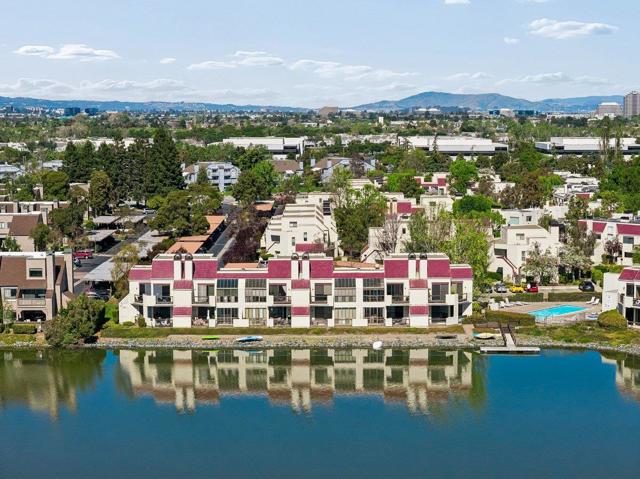 234 Shorebird Circle, Redwood City CA: https://media.crmls.org/mediaz/1ea3e204-e40a-4dc6-a698-084c7a138f83.jpg