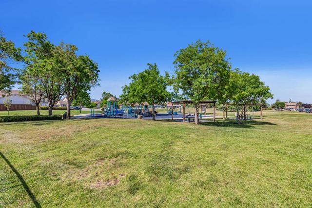 2191 Spruce Drive, Hollister CA: https://media.crmls.org/mediaz/1ea4ab4d-0655-4c93-9d70-d679f9f7fa8e.jpg