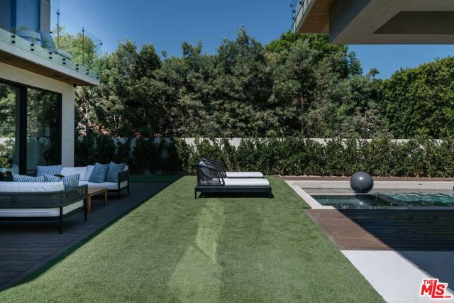 13221 Hesby Street, Sherman Oaks CA: https://media.crmls.org/mediaz/1ea4b49b-2270-49e2-8d94-179d9354e2f8.jpg