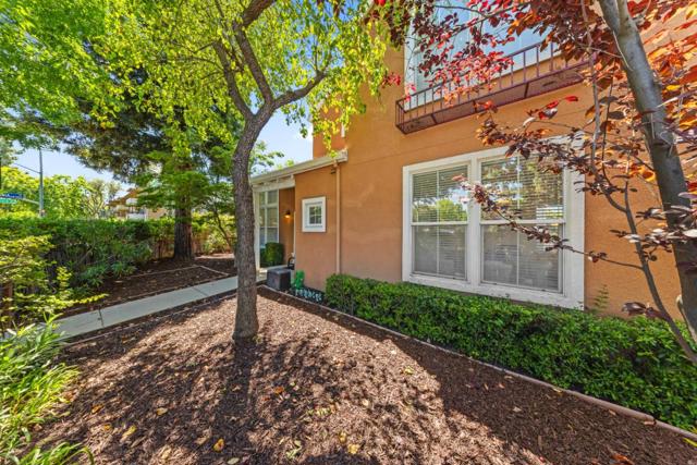 298 S Rengstorff Avenue, Mountain View CA: https://media.crmls.org/mediaz/1ea4ea11-65fb-4c0a-8c97-97013da3707d.jpg