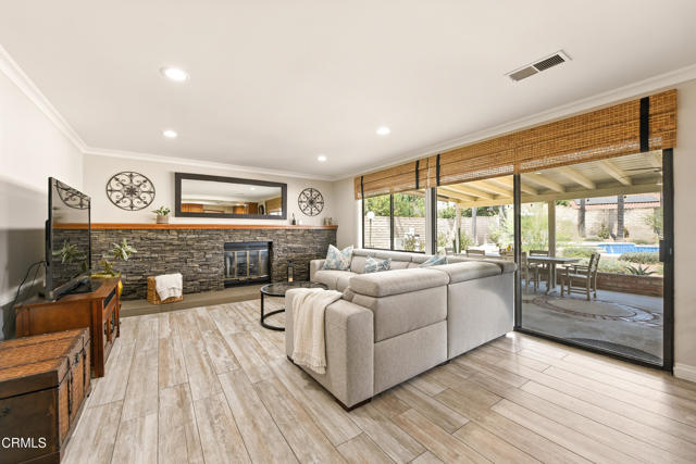 3042 Omega Avenue, Simi Valley CA: https://media.crmls.org/mediaz/1ea53307-1b5a-4556-bb95-11d34b597dfb.jpg