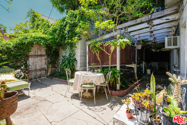 523 S Coronado Street, Los Angeles CA: https://media.crmls.org/mediaz/1ea54376-86ae-4816-9458-49698c755724.jpg