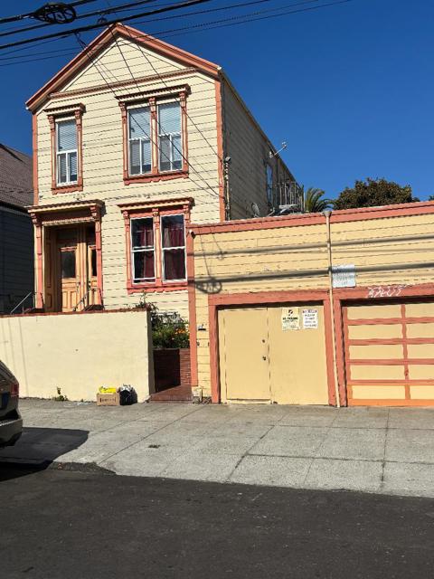 13391341 York Street, San Francisco CA: https://media.crmls.org/mediaz/1ea6bd0b-484a-427a-9898-b7b6830c4ea1.jpg