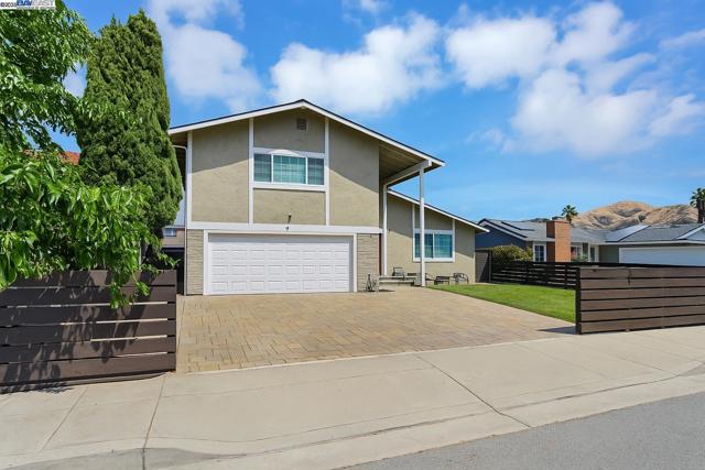 597 Singley Dr, Milpitas CA: https://media.crmls.org/mediaz/1ea6be2c-f741-446f-aee9-07f54b63557e.jpg