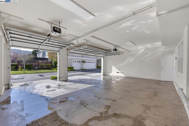1508 Whispering Oaks Way, Pleasanton CA: https://media.crmls.org/mediaz/1ea6cec9-7c71-4f7e-8263-f1f9631ef068.jpg