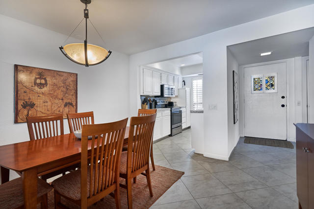 1415 N Sunrise Way, Palm Springs CA: https://media.crmls.org/mediaz/1ea7770b-4b33-40d8-b0b7-0e49b8622bbf.jpg