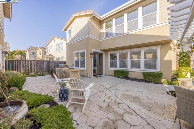 1508 Whispering Oaks Way, Pleasanton CA: https://media.crmls.org/mediaz/1ea7c466-cbc5-4642-a850-39ae8a0237b8.jpg
