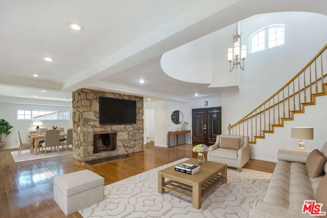4521 Don Timoteo Drive, Los Angeles CA: https://media.crmls.org/mediaz/1ea8700a-f50b-4ae7-adc1-72b980dbf2f2.jpg