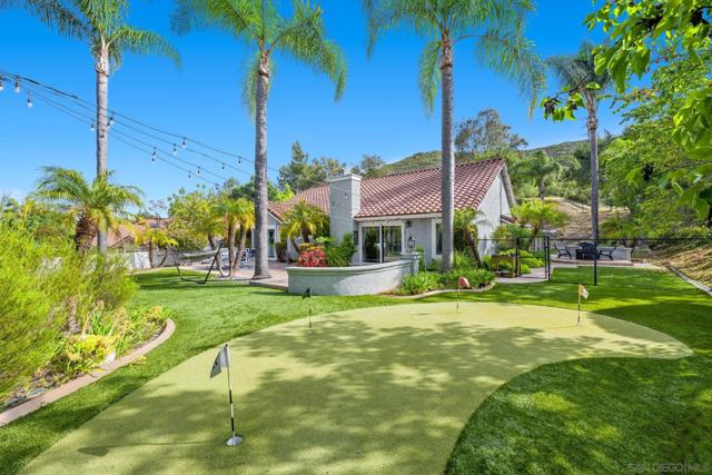 2241 Willowbrook St, Escondido CA: https://media.crmls.org/mediaz/1ea87214-679d-45d6-a1a8-cb6581fd177e.jpg