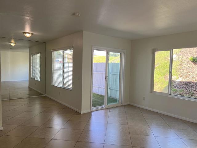 Detail Gallery Image 7 of 25 For 1640 Maple Drive #30,  Chula Vista,  CA 91911 - 3 Beds | 2/1 Baths