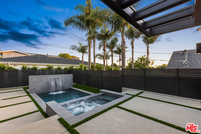 908 Rosecrans Avenue, Manhattan Beach CA: https://media.crmls.org/mediaz/1ea9422c-ff1e-4b12-abb4-ee386d07933b.jpg