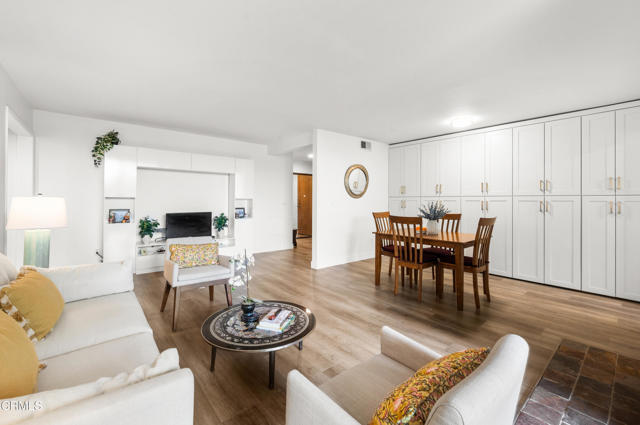 Detail Gallery Image 9 of 41 For 4275 via Arbolada #209,  Los Angeles,  CA 90042 - 3 Beds | 2 Baths