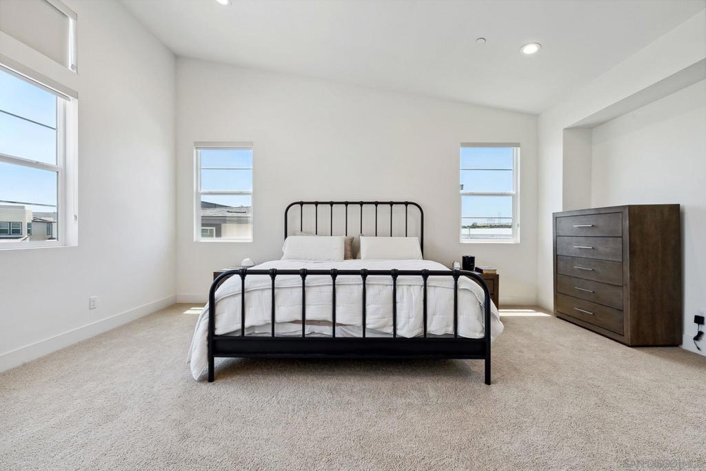 MLS #250035606SD img 37