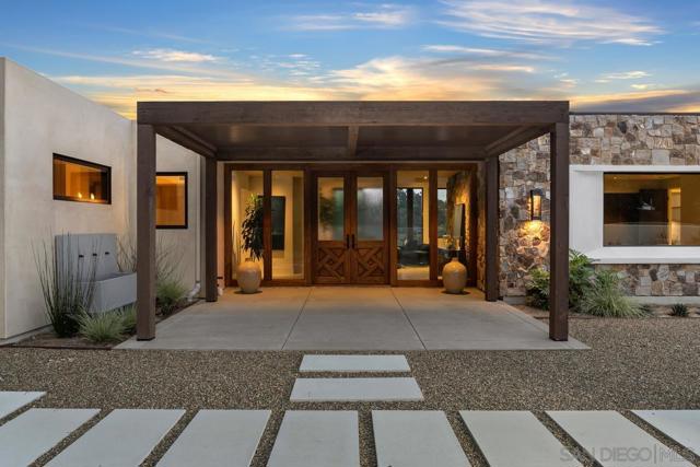 4728 El Aspecto, Rancho Santa Fe CA: https://media.crmls.org/mediaz/1eaab720-0a55-4795-9ad3-b399ba973c16.jpg