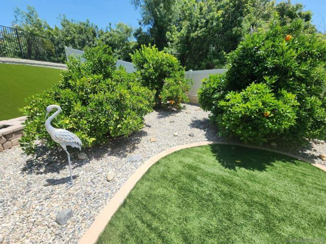 3933 Pinnacle Pl, Escondido CA: https://media.crmls.org/mediaz/1eaac5f1-c9ec-4879-ba6c-412ab691fa5c.jpg