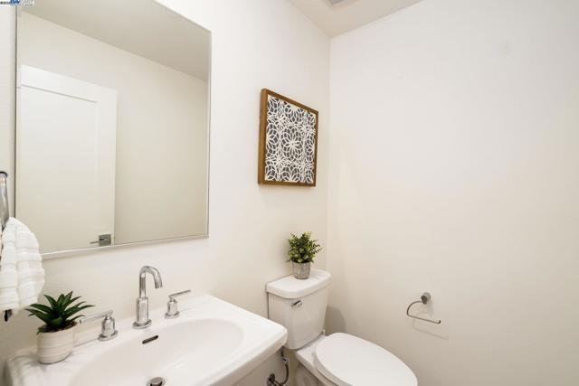 61109 Via Vicenza, San Ramon CA: https://media.crmls.org/mediaz/1eabb222-92c2-401b-a11e-199bec343742.jpg