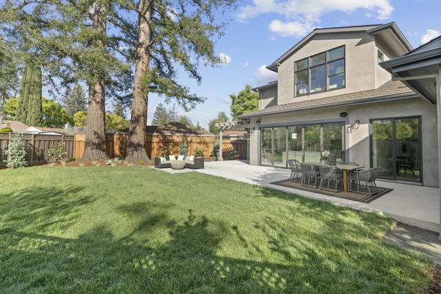 1303 American Way, Menlo Park CA: https://media.crmls.org/mediaz/1eac9080-3e65-4f0d-8dc8-e774b1b246bf.jpg