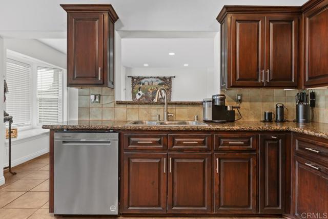 Detail Gallery Image 14 of 46 For 2725 Morning Glory Ln, Carlsbad,  CA 92008 - 3 Beds | 2 Baths