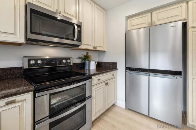 Image 13 of 38 For 4125 Porte De Merano  136