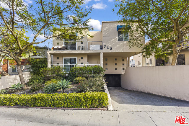 712 Pacific Street, Santa Monica CA: https://media.crmls.org/mediaz/1eae2396-376a-4758-ba65-d9bbe8c95b29.jpg