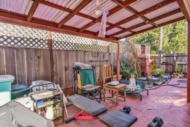852 58th Street, Oakland CA: https://media.crmls.org/mediaz/1eafd622-4269-443f-a04f-b72ee28c72e6.jpg