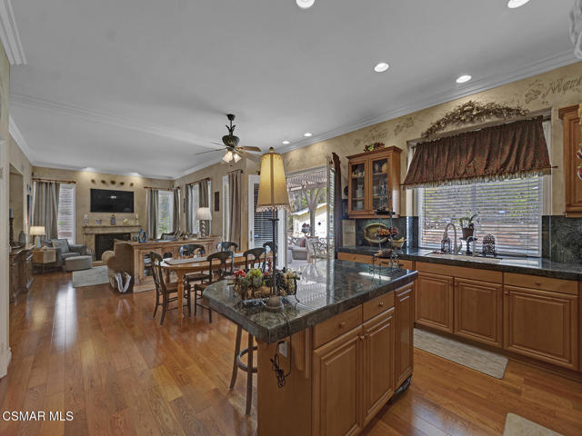331 Briar Bluff Circle, Thousand Oaks CA: https://media.crmls.org/mediaz/1eafdc3c-e0a0-4493-9d0c-f44fbcd80f96.jpg