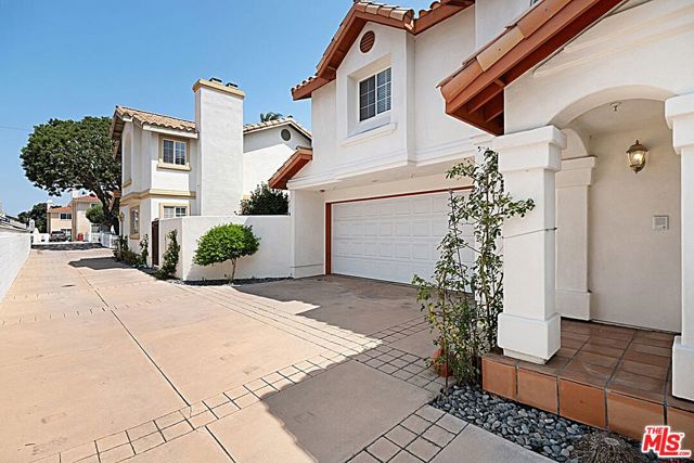 2222 Nelson Avenue, Redondo Beach, California 90278, 4 Bedrooms Bedrooms, ,2 BathroomsBathrooms,Residential,Sold,Nelson,21776480