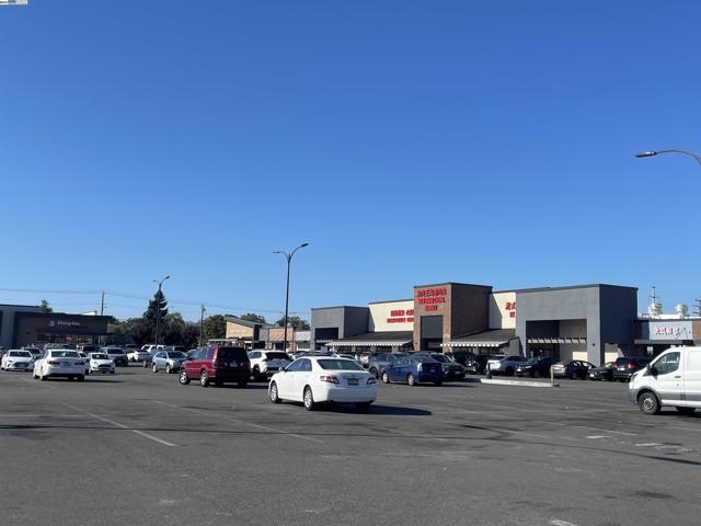 Image 2 of 24 For 14015 Doolittle Drive