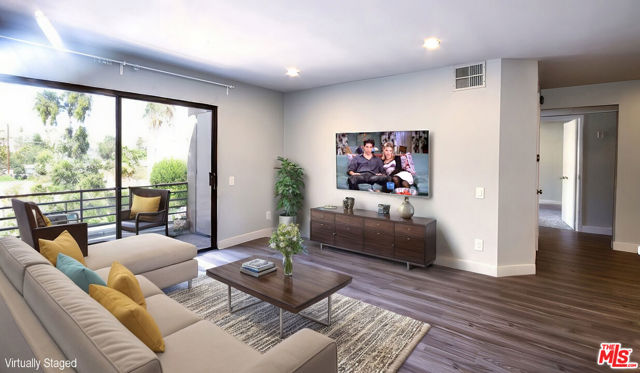 6820 Remmet Avenue, Canoga Park CA: https://media.crmls.org/mediaz/1eb1d5e2-3467-4d59-90dd-94ece27218bd.jpg