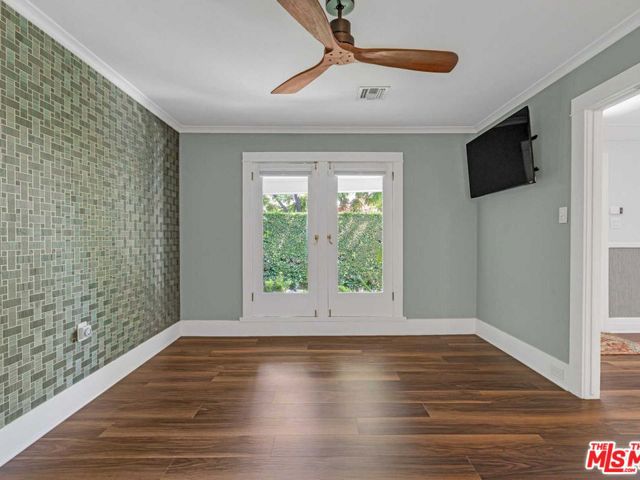 7024 De Longpre Avenue, Los Angeles CA: https://media.crmls.org/mediaz/1eb1e1b1-bdb6-4f1f-93ff-6b9fc8a2ea4d.jpg