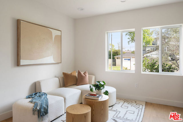 4405 Springdale Drive, Los Angeles CA: https://media.crmls.org/mediaz/1eb202a8-26b6-4d69-a33e-1951120bd63a.jpg