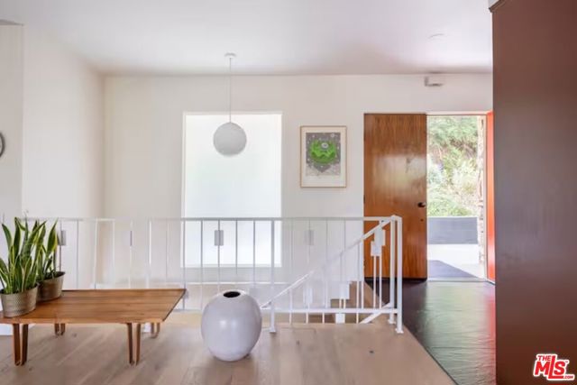 702 Cavanagh Road, Glendale CA: https://media.crmls.org/mediaz/1eb269a5-aee9-4bce-8727-777f5c9044b8.jpg