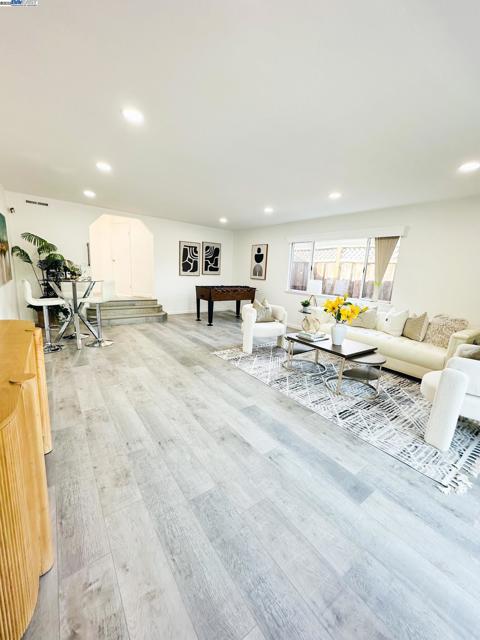 6916 Graham Avenue, Newark CA: https://media.crmls.org/mediaz/1eb39cf6-ef01-453d-9083-9d35ef3ab24b.jpg