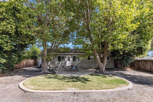 7600 Ironwood Dr, Dublin CA: https://media.crmls.org/mediaz/1eb3a051-0473-4e77-ba9c-3056e92d1951.jpg