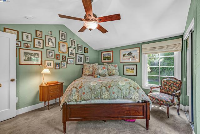 203 Roberta Ave, Pleasant Hill CA: https://media.crmls.org/mediaz/1eb41751-094b-4f2d-9338-5cb3fb1d466a.jpg