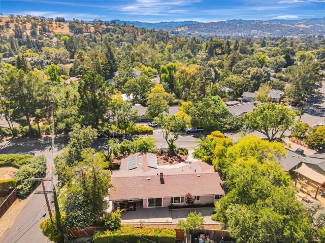430 Marshall Drive, Walnut Creek CA: https://media.crmls.org/mediaz/1eb4285f-335d-4914-8a5d-a37f5c3eab43.jpg