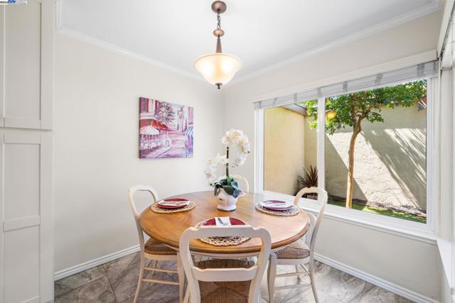 1550 Calle Enrique, Pleasanton CA: https://media.crmls.org/mediaz/1eb53303-5be3-42b6-b18f-6de94d65ddb2.jpg