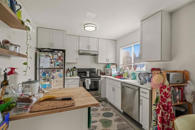 444 Villa Terrace, San Mateo CA: https://media.crmls.org/mediaz/1eb5dd0d-ba9c-4726-bf64-1c2da9ab17cc.jpg