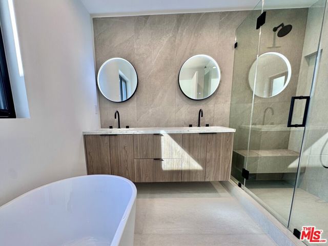 4040 Cartwright Avenue, Studio City CA: https://media.crmls.org/mediaz/1eb6ee8a-33c9-45df-97b0-ca39af088f8c.jpg