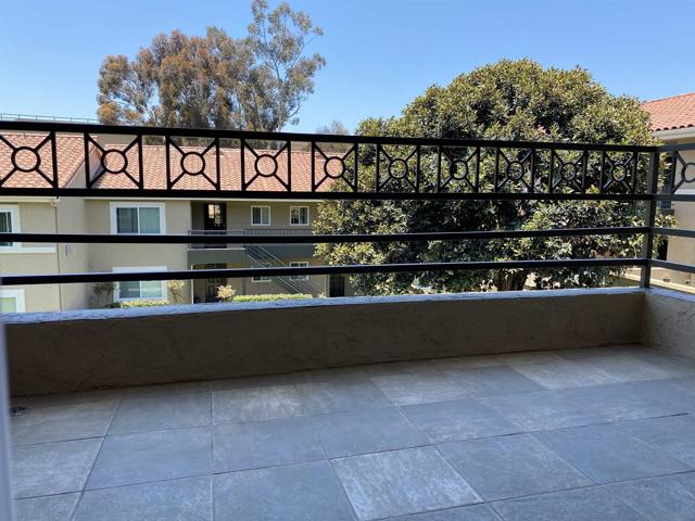 7405 Charmant, San Diego, California 92122, 2 Bedrooms Bedrooms, ,2 BathroomsBathrooms,Condominium,For Sale,Charmant,250019992SD