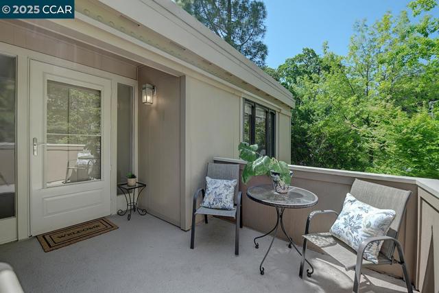 1873 Golden Rain Rd., Walnut Creek CA: https://media.crmls.org/mediaz/1eb75b6a-1837-41c9-9d2f-8e14238d294f.jpg