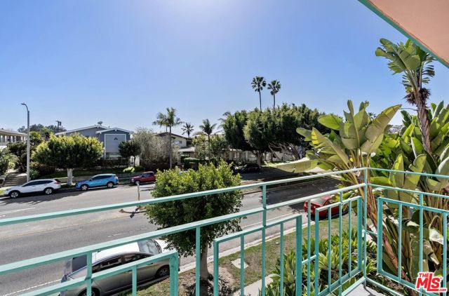 7825 W Manchester Avenue, Playa del Rey CA: https://media.crmls.org/mediaz/1eb76d3d-98c1-4ab2-9664-626b13c0c913.jpg
