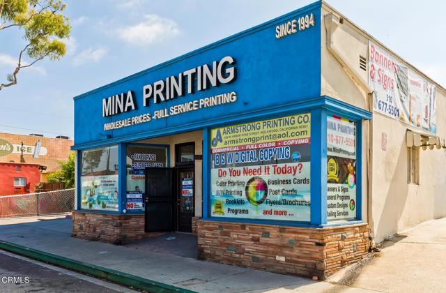 426 W Arbor Vitae Street, Inglewood CA: https://media.crmls.org/mediaz/1eb848ae-7b21-4e77-9a39-c4f5990c4656.jpg